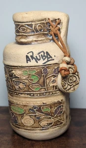 Aruba Souvenir handgefertigte Kunstkeramik Vase/Krug mit Lederband & Medaillon - Bild 1 von 7