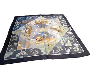 Salvatore Ferragamo mehrfarbiger Tierseidentuch 34 Zoll - hergestellt in Italien - Bild 1 von 5