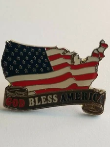 9/11/01 ESTADOS UNIDOS CON FONDO DE BANDERA "DIOS BENDIGA AMÉRICA" PIN CONMEMORATIVO - Imagen 1 de 1