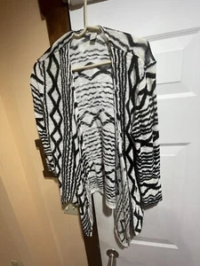 Chicos Cardigan Womens Size 1 Knit Black & White Open Front Sweater Ref # JC 58 - Picture 1 of 5