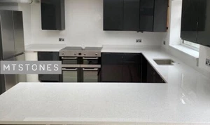 STARLIGHT WEISSE ARBEITSPLATTE PROBEN I GLÄNZENDER SPIEGEL BITS I KTCHEN ARBEITSPLATTEN STEIN - Bild 1 von 12