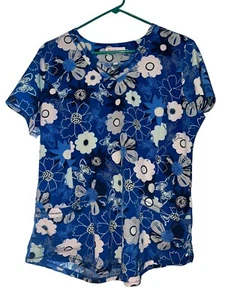 Blusa Médica Estampada Floral Azul Blanco Cruz Talla L Dos Bolsillos Cuello en V - Imagen 1 de 8