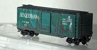 MICRO-TRAINS Z SCALE 40' STANDARD BOX CAR WEATHERED SUSQUEHANNA 50044910 - Image 1 of 3