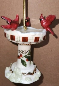  2001 Lenox Annual Winter Greetings Vogeltränke Ornament - Bild 1 von 9