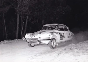 CITROEN DS, CAR No.25, L.H.D. RALLY CAR IN ACTION PHOTOGRAPH. - Picture 1 of 2