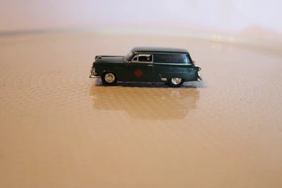 HO Scale CMW, 1950s Ford Station Wagon, REA Express, Green - Image 1 of 4