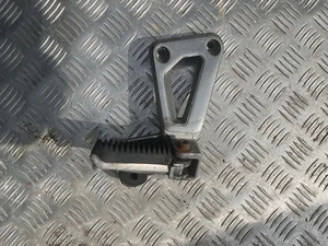 SUZUKI BANDIT 1200 MK1 RIGHT HAND PILLION FOOTREST - Picture 1 of 2