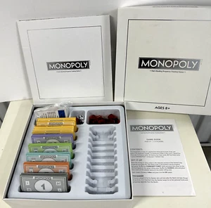 Juego de Mesa Monopoly Pearl Edición Coleccionista Hasbro Incluye las 8 Fichas Blancas - Imagen 1 de 10