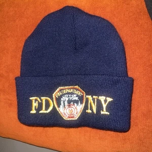 FDNY bestickte Winter Strickmütze Beanie Totenkopf Mütze - leicht gebraucht Top Zustand - Bild 1 von 4
