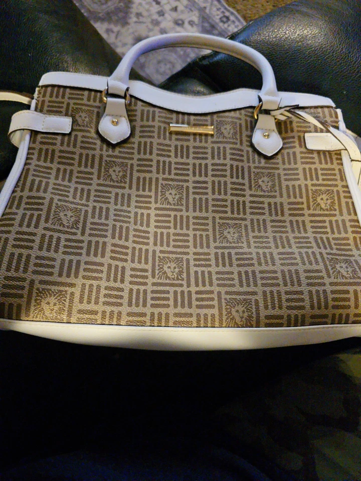 Bolso de mano Anne Klein firma logotipo estampado con ribete blanco Foto 1 de 4