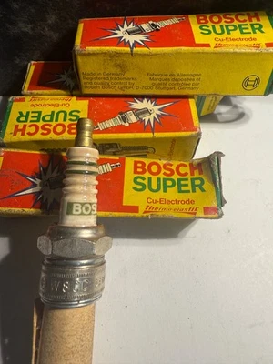 4x NEW BOSCH SPARK PLUGS for LAND ROVER SERIES I II III vw transporter  W8CC - Image 1 of 4