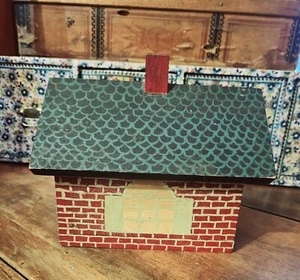 EXCELLENT VINTAGE 1980s PAINTED WOOD HOUSE RECIPE BOX ~ GREAT FOR DOLLS & BEARS - Picture 1 of 12