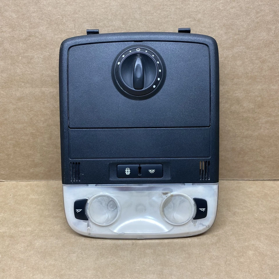 08-09 Pontiac G8 Holden Dome Light and Overhead Console with SUNROOF SWITCH - Image 1 of 4