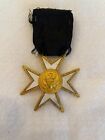 164 Wht Enamel Maltese Cross Eagle E Pluribus Unum Vintage Masonic Medal Ribbon