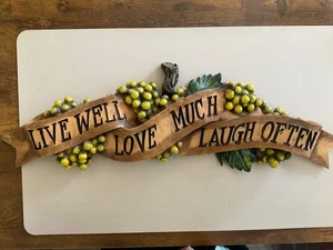 Live Well Love Much Laugh Oft Traube 3D Wanddeko rustikal toskanisch 22 x 7" - Bild 1 von 2