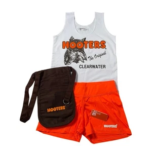 Nuevo Mujer Hooters Niña Uniforme Tanque Pantalones Cortos Bolsa y Etiqueta con Nombre Florida Pequeño  - Imagen 1 de 13