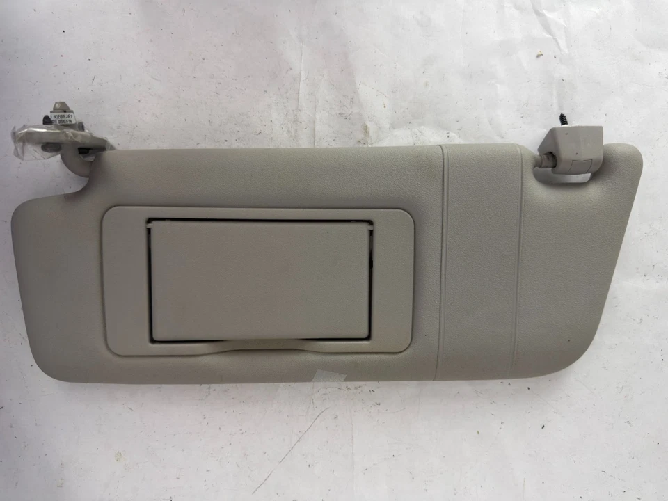 Оригинальный передний левый солнцезащитный козырек со стороны водителя для Mercedes W209 CLK550 2003–2009 годов выпуска - Изображение 1 из 4