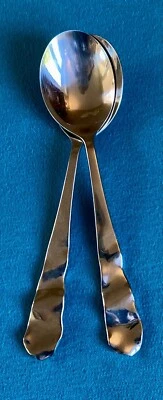 Juego de 2 cucharas de sopa ovaladas Pottery Barn LECHUGA 7 1/2" cubiertos de acero inoxidable 18/8 Foto 1 de 4