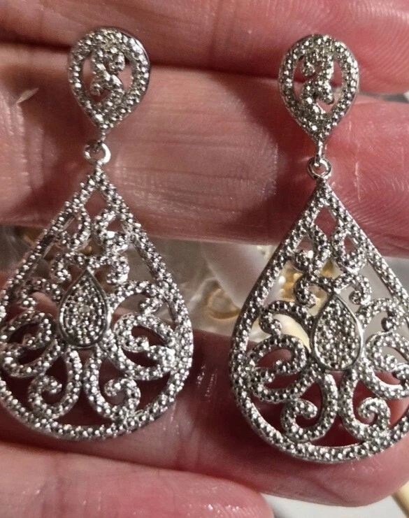 Natural Diamond Dangle Earrings Foto 1 de 1