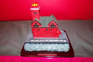 1998 Holland Harbor MI Oneida Studios Lighthouse Point Collection very nice - Picture 1 of 6