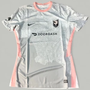 Neu Nike Angel City Fußball Rundhals-Trikot Damen grau/pink Small - Bild 1 von 2