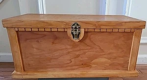 Vintage Wood Trunk, Clean Chest, Wooden Storage, Sharp & Beautiful (E7) - Picture 1 of 20