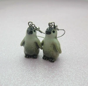 Baby Pinguin Porzellan Ohrringe Glück Spirituell Tier Schmuck Weihnachtsgeschenk - Bild 1 von 1