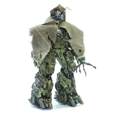 New Unique Toys R-05 Desperado Battle Damaged Ver. Oil Tank Truck UT R05 Figure - Image 1 of 4