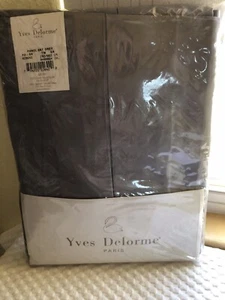 PRECIOSA FALDA CAMA NUEVA YVES DELORME GRIS 3 PANELES 40” X 24” - Imagen 1 de 14