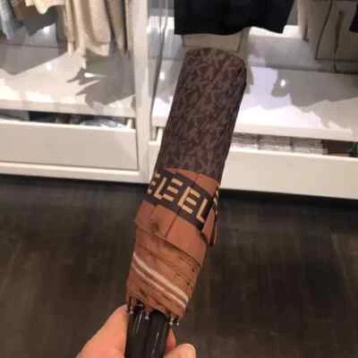 Paraguas de lluvia Michael Kors dama niña diseñador MK firma cierre abierto automático Foto 1 de 4