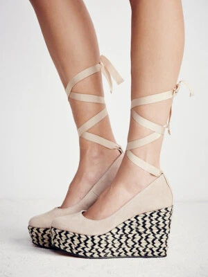 Alpargata Free People Charade cuña talla 7 NUEVA mujer precio de venta sugerido por el fabricante: $138 Foto 1 de 4