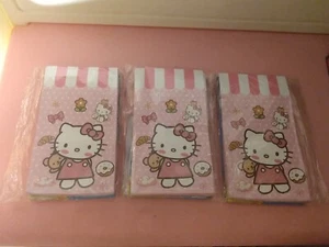 3 Sack 12er Pack Hello Kitty Papier Partytüten mit 18 Aufklebern Katzenmotiv - Bild 1 von 13