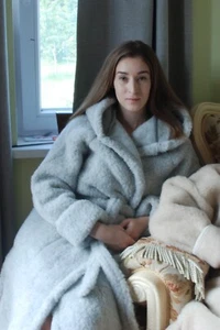 Sheep Wool Robe with Hood Merino Wool Bathrobe with Hood Warm Wool Dressing SPA - Picture 1 of 7