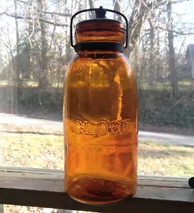 BONITO FRASCO DE FRUTA GLOBO ÁMBAR DORADO DE 1/2 GALÓN CON TAPA Y ABRAZADERA ORIGINALES DE 1886 ¡BONITO! - Imagen 1 de 8