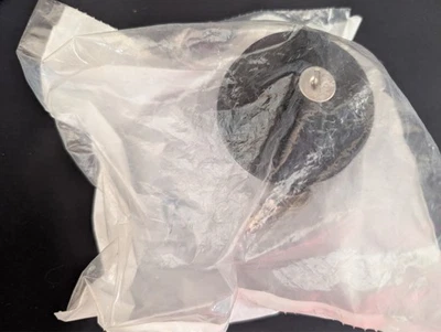 Tapa de tanque de combustible de gasolina con bloqueo para Chrysler Dodge Jeep Ram 2001-25 OEM Mopar 05278655AB Foto 1 de 3