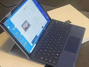 Microsoft Surface Pro 4 256 GB Y 8GB RAM. Teclado original Incluido. - Imagen 1 de 4