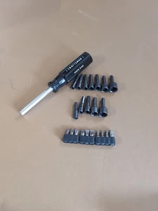 Craftsman 43373 Magnetic Bit Driver w/22 pc Bit Driver set - Picture 1 of 3