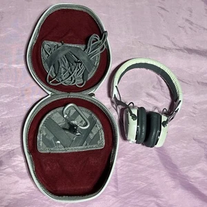 Auriculares blancos aislantes con cancelación de ruido V-Moda Crossfade M-80 nuevos - Imagen 1 de 13