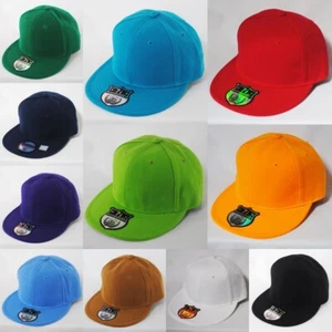 NEW PLAIN FLAT PEAK FITTED HAT CAP BLACK, GREEN, NAVY + - Picture 1 of 1