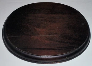Soporte de exhibición vintage de madera ovalado de 7" de largo x 5 3/4" de ancho - Imagen 1 de 6