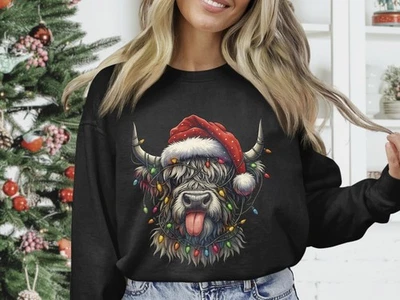 Sudadera de Navidad Highland Cow Divertida Sombrero de Papá Noel Luces Gildan Mezcla Pesada Foto 1 de 4