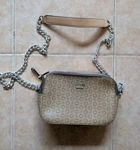 Guess  Camera Crossbody Bag - Picture 1 of 8