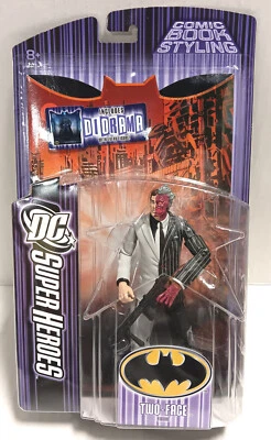 FIGURA DE SUPERHÉROES DE BATMAN DC HARVEY DENT DE DOS CARAS MATTEL 2007 PAQUETE SIN ABRIR Foto 1 de 4