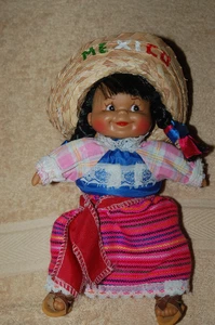 Vintage mexikanische spanische Weichkörperpuppe traditionelle Kleidung mit Sandalen Sombrero 10 Zoll - Bild 1 von 6