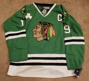 Reebok NHL Chicago Blackhawks Jonathan Toews Green Jersey Sz 54 St.Patrick’s Day - Picture 1 of 6