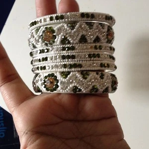 indian fashion bangle - Foto 1 di 3