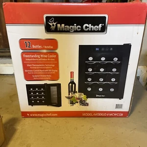 Wine Cooler - Magic Chef freestanding 12 bottle capacity - Picture 1 of 3