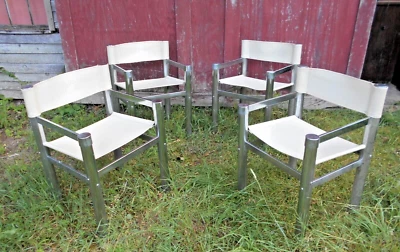 UN MARAVILLOSO JUEGO DE 4 SILLONES MEDIADOS DE SIGLO CROMADOS Y CUERO Foto 1 de 4