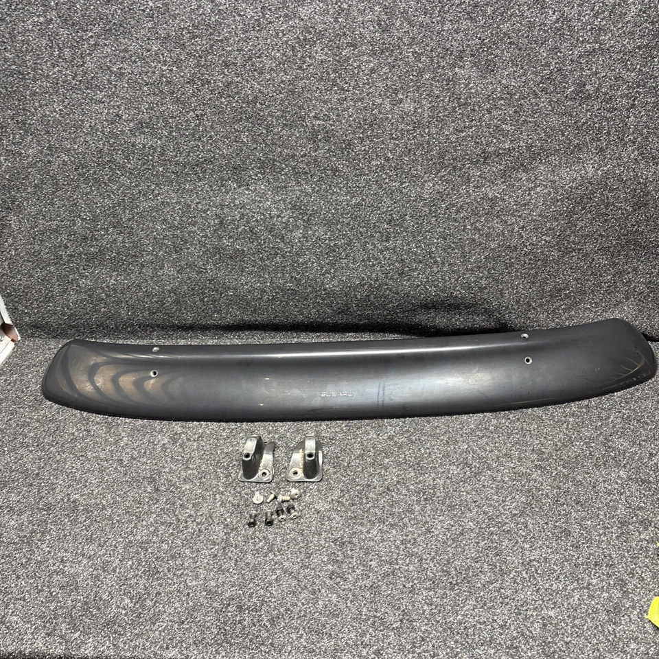 2000-2004 Subaru Outback Rear Hatch Spoiler Dust Deflector E7510LS100 OEM - Imagem 1 de 4