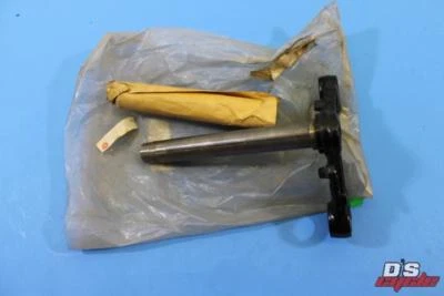 Nuevo de Lote Antiguo Yamaha Under Bracket Comp Lower Triple 1970-1971 HT1 HT 1 277-23340-60-33 Foto 1 de 4